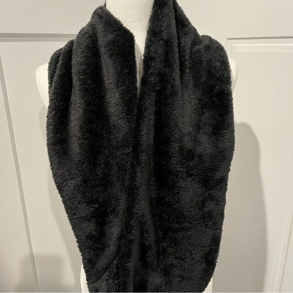 Gucci Accessories Gucci Infinity Scarf Poshmark